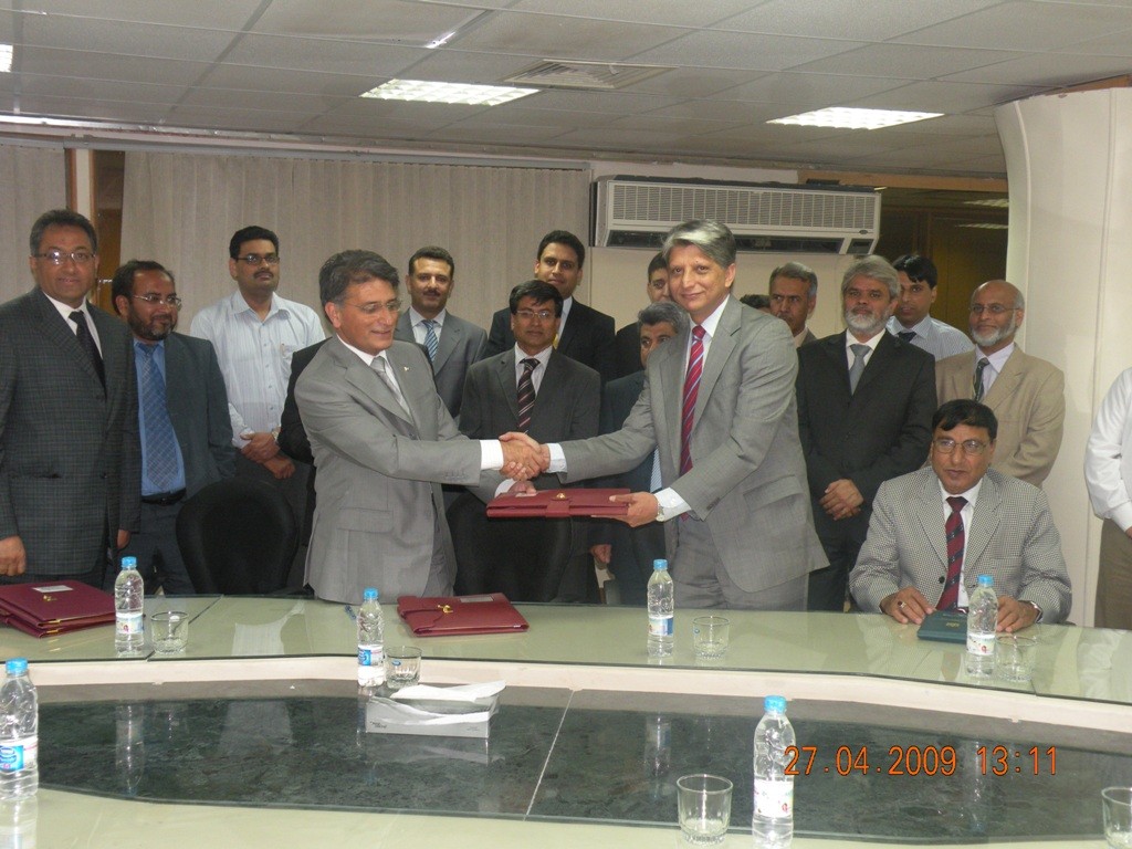 Contract Signing of USF Broadband Services Project in the un-served Urban Areas of Faisalabad - FTR